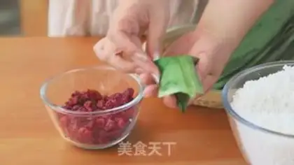 Make The cranberry crystal step 17