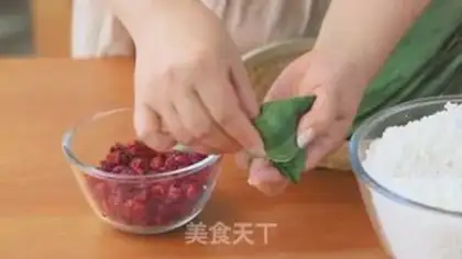 Make The cranberry crystal step 18