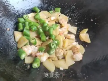 Make Potato chili shrimp step 4