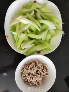 Make Celery fried meat step 2