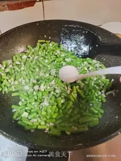 Make Celery fried meat step 3