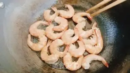 Make Fried garlic shrimp step 6
