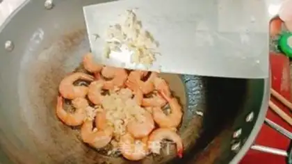 Make Fried garlic shrimp step 7