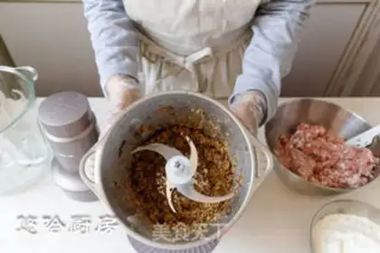 Make Frozen meat buns step 6