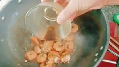 Make Fried garlic shrimp step 8
