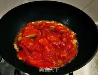 Make Tomato juice and yellow fish step 3
