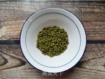 Make Rice oatmeal green bean congee step 0