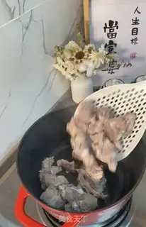 Make Fresh steak soup step 1