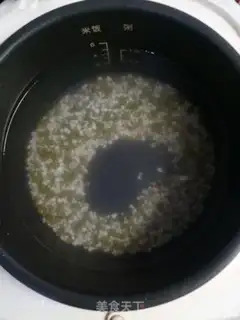 Make Green bean rice congee step 1