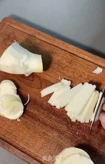 Make Eggs and pickles step 1