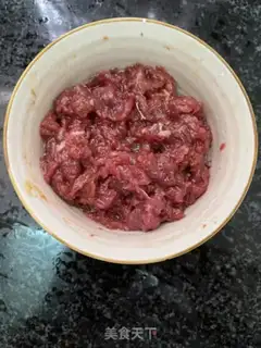 Make Tomato tofu beef pan step 1