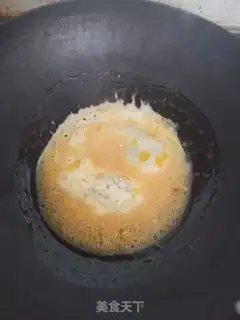 Make Simple cucumber fried eggs step 2