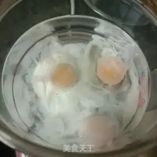 Make Boiled eggs with red sugar step 2
