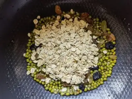 Make raisin oatmeal step 4