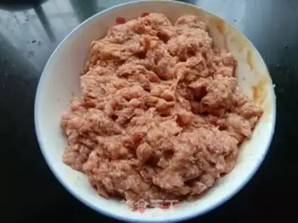 Make Carrot pork dumplings step 3