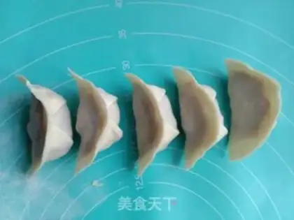 Make Carrot pork dumplings step 5