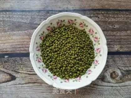 Make Sweet green bean congee step 0