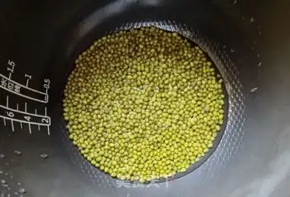 Make Sweet green bean congee step 1