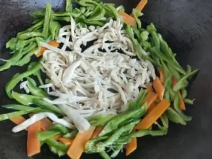 Make Carrot green peppers with white mushrooms step 5