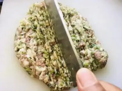 Make Big radish dumplings step 3