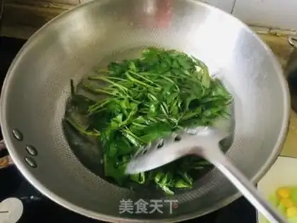 Make Fried eggs step 1