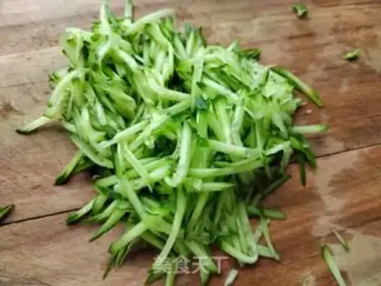 Make Cucumber silkball soup step 1