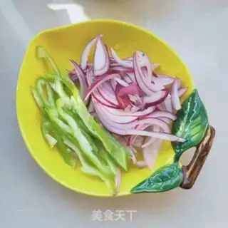 Make Onion fried meat step 1