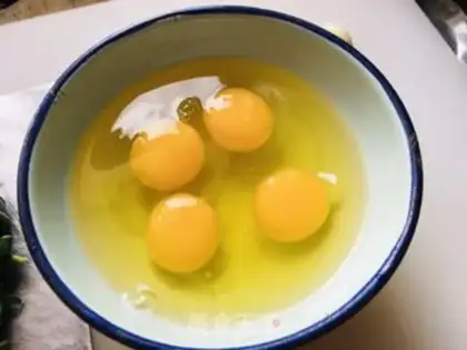 Make Fried eggs step 3