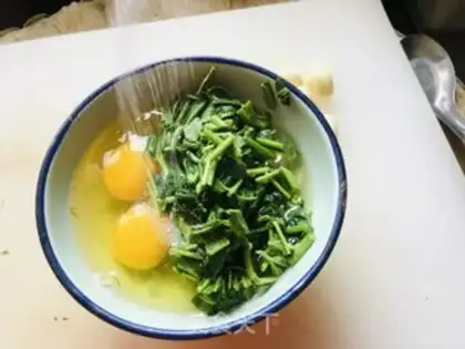 Make Fried eggs step 4