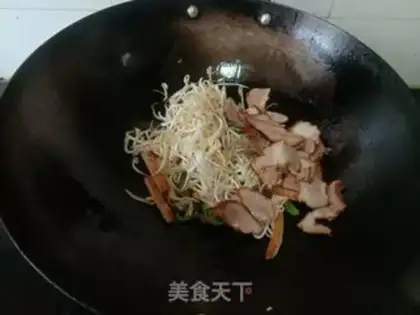 Make Smoky bean sprouts step 2