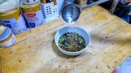 Make Sour soup mustache noodles step 1
