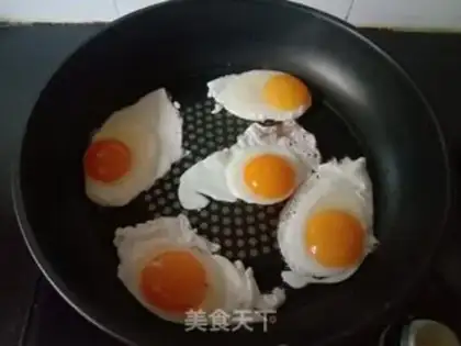 Make Soy sauce and eggs step 2