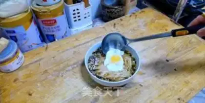 Make Sour soup mustache noodles step 4