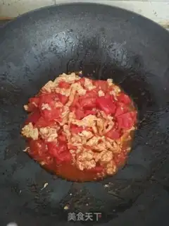Make Tomato fried eggs step 5