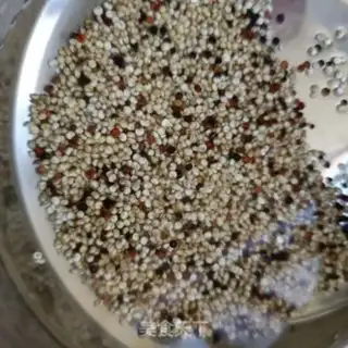 Make quinoa porridge step 1