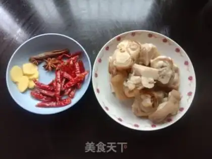 Make Hot pig hoof step 0