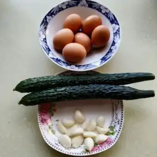 Make Garlic cucumber eggs step 0