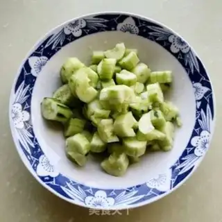 Make Garlic cucumber eggs step 8