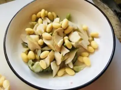 Make radish and soy sauce step 0