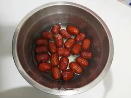 Make Black rice dates step 1