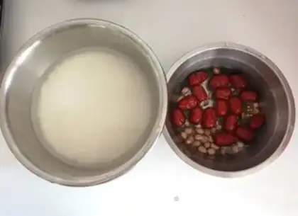 Make Peanut green beans step 1