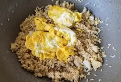 Make Egg onion fried rice step 7