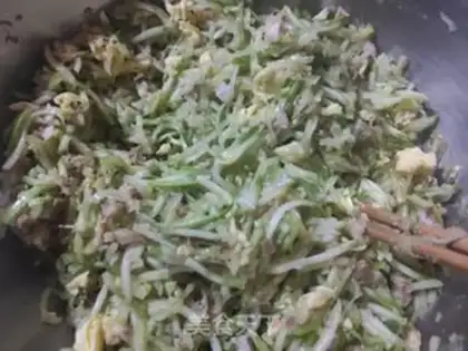 Make Snack shrimp in vase step 7