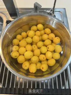 Make Little white almond jam step 1