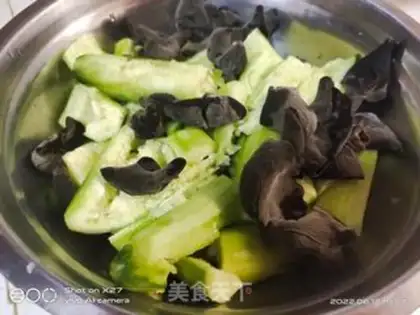 Make cucumber mollusk step 0