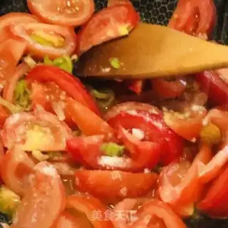 Make Tomato fried eggs step 7