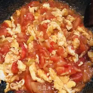 Make Tomato fried eggs step 11