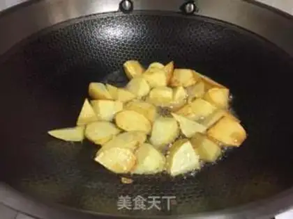 Make A chicken-cooked potato stew step 4