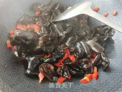 Make Scramble pepper mango step 2