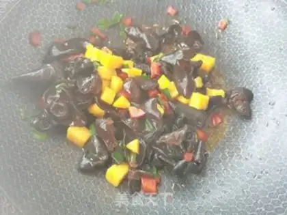 Make Scramble pepper mango step 6